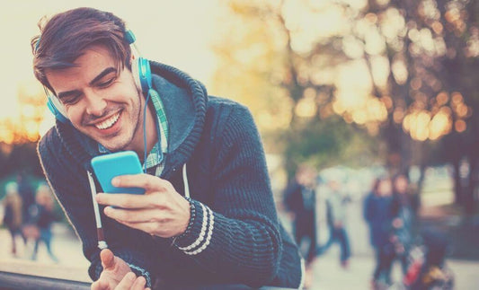 Can A Guy Fall In Love Through Texting