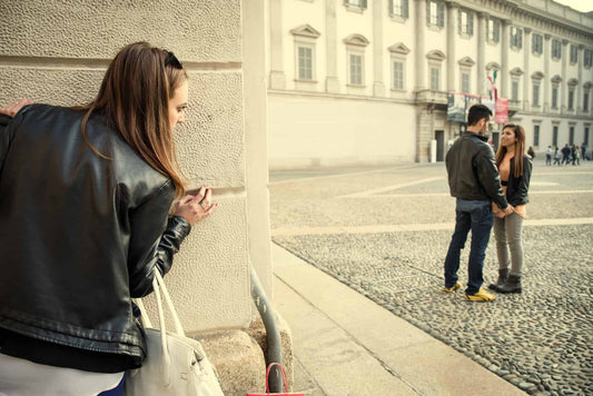 Can A Guy Love You And Be With Someone Else
