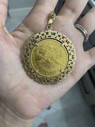 Can a Wife Wear Her Husband’s Medal