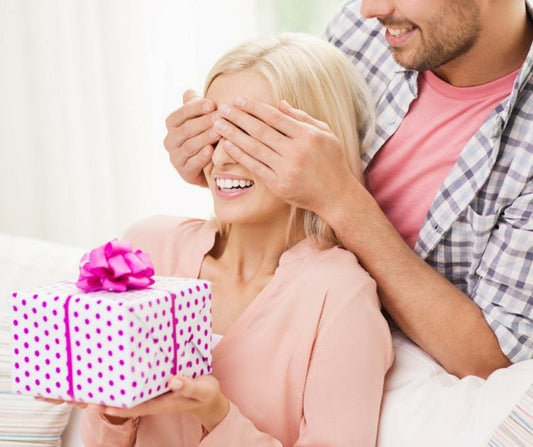 Can A Husband Give Gift To Wife