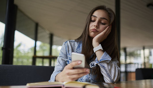 Why Is My Girlfriend Dry Texting Me