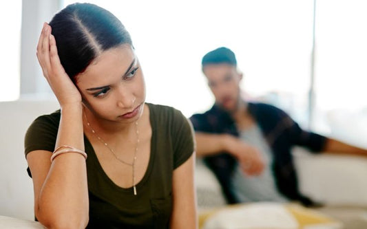 My Girlfriend Doesn't Ask Me Questions