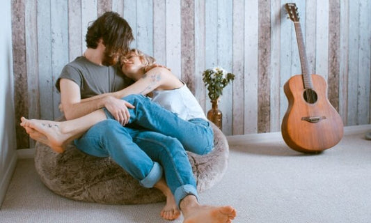 My Girlfriend Doesn't Hide Things From Me