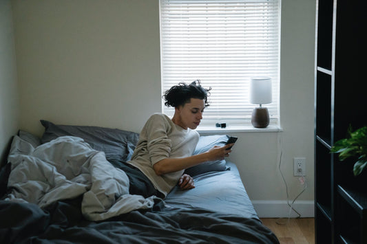 Do Guys Purposely Wait To Text Back