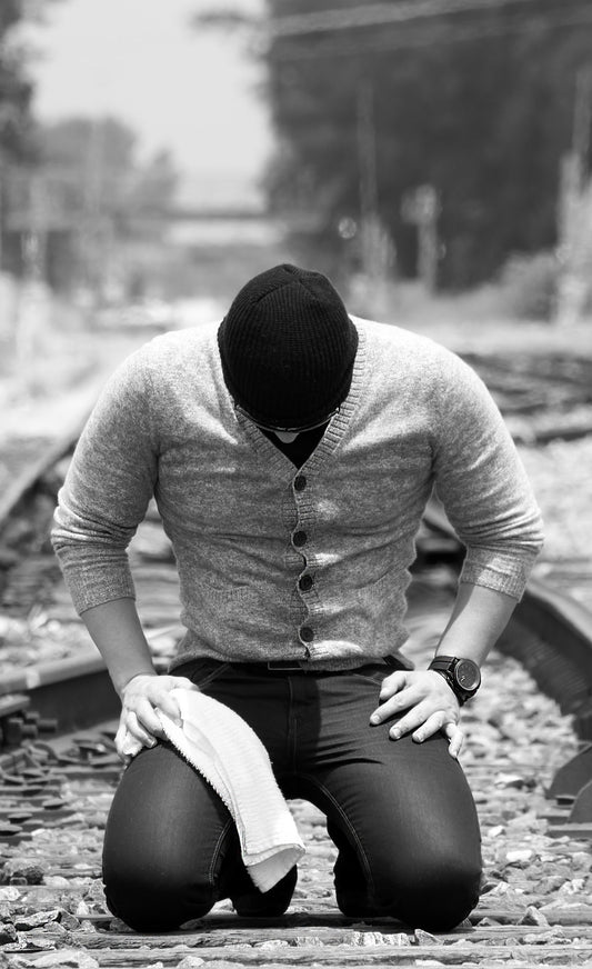What Does It Mean When a Guy Kneels In Front Of You?