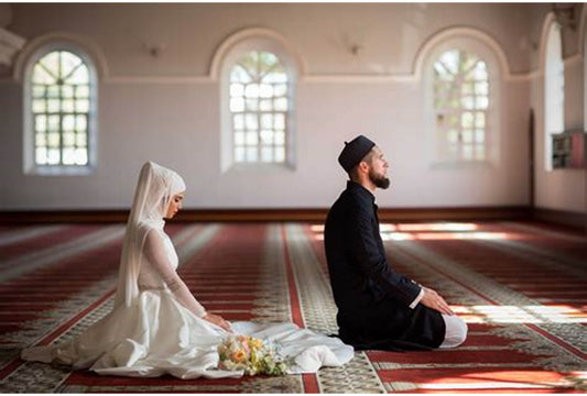 Can A Husband Lead His Wife In Salah